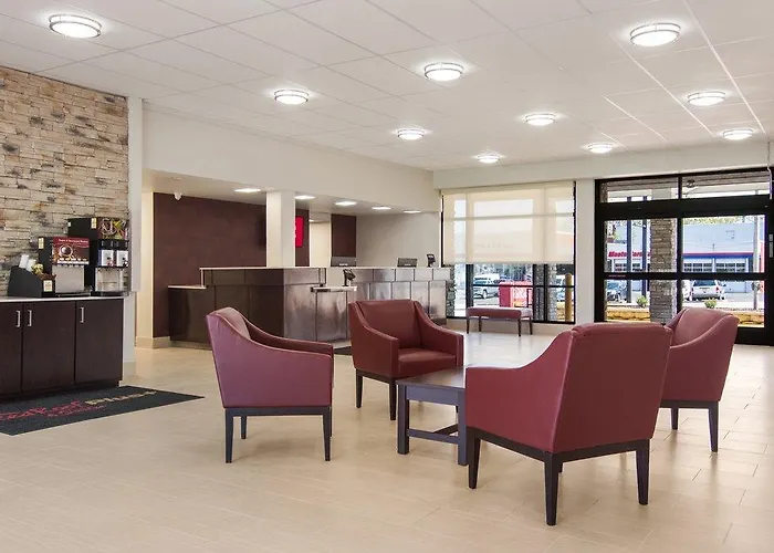 Red Roof Plus+ & Suites Erie