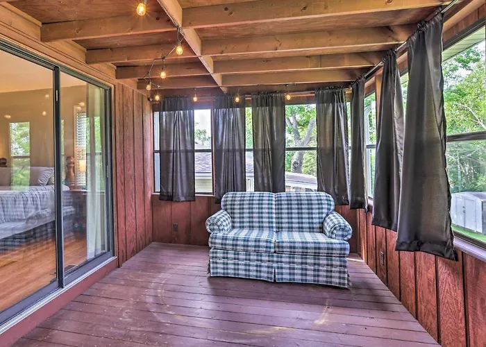 6 Mi To Old Market: Home W/ Bbq-Ready Patio!