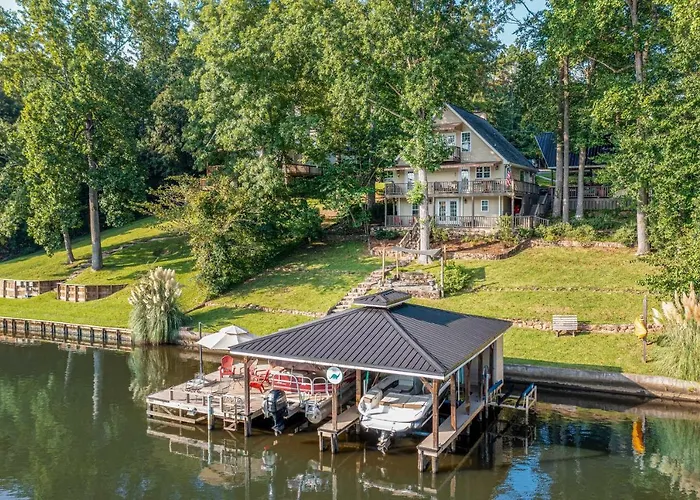 Lakefront Retreat W/ Deep Water + Great Views!