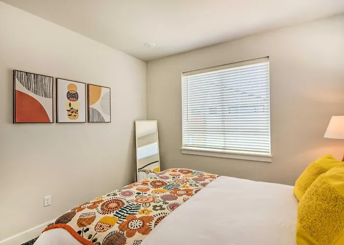 Gorgeous Greeley Getaway - Close To Parks!