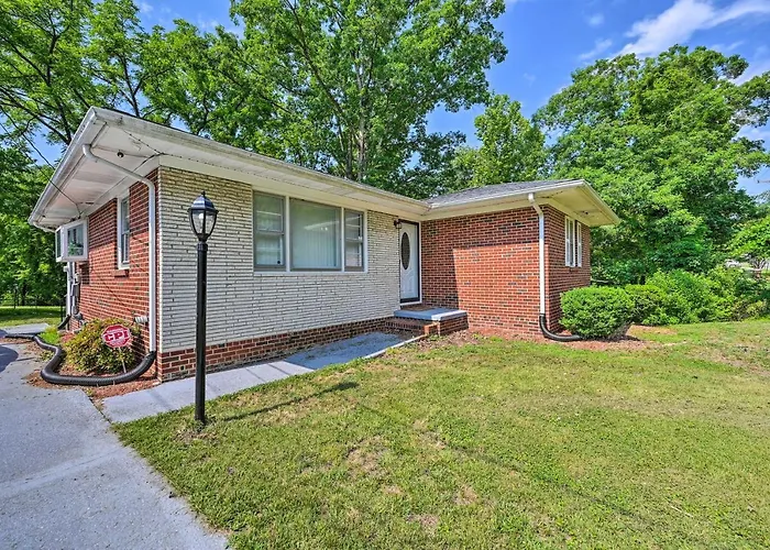 Greensboro Home < 4 Mi To Downtown!