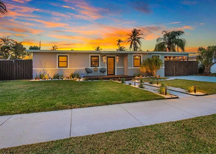 Private Heated Pool Oasis Pet-Friendly Retreat Short Or Long Stays Sleeps 2-8 Ppl