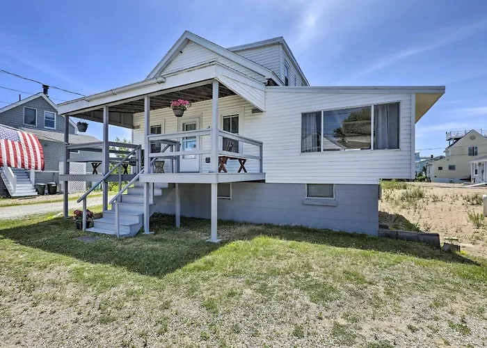 Plum Island Retreat ~ 1-Block Walk To Beach!