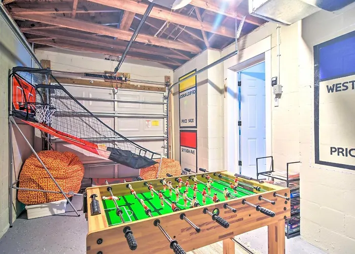 Family-Friendly Clearwater Home W/ Game Room!