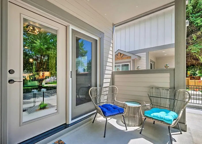 1 Mi To Downtown Loveland: Cozy Getaway!