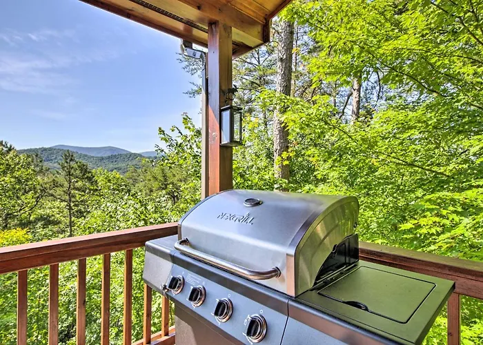 Secluded Blue Ridge Cabin: Walk To Trails!