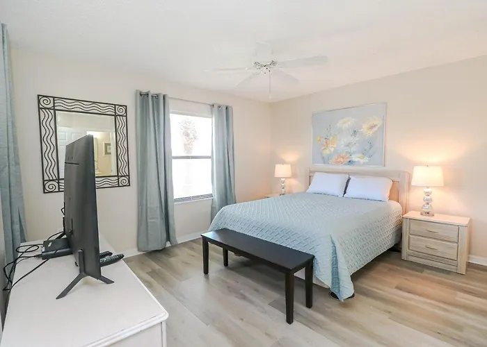 Ocean Village Club L23