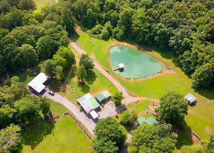 Charming New Concord Cabin On 50-Acre Farm!