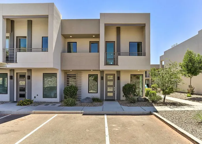 Sunny Resort Townhome + Balcony & Pool Access