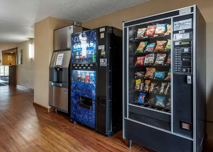 Quality Inn & Suites Warren