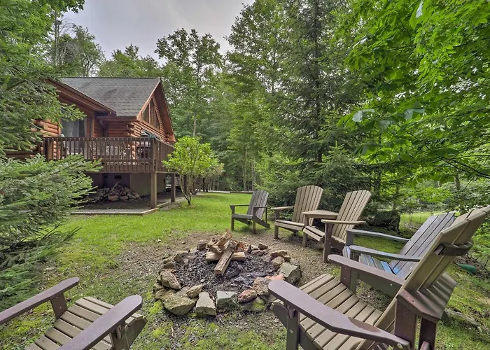2 Decks & Fire Pit: Scenic Beech Mountain Retreat!