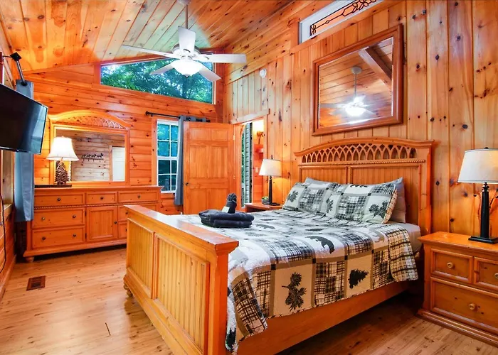 Cozy Cabin Retreat - Hot Tub, Fireplace & Fire Pit