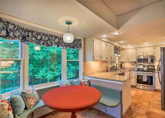 Roamer'S Respite - A Prime Location With Scenic Views For Your Ultimate Retreat