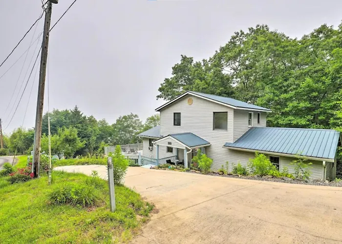 Roamer'S Respite - A Prime Location With Scenic Views For Your Ultimate Retreat