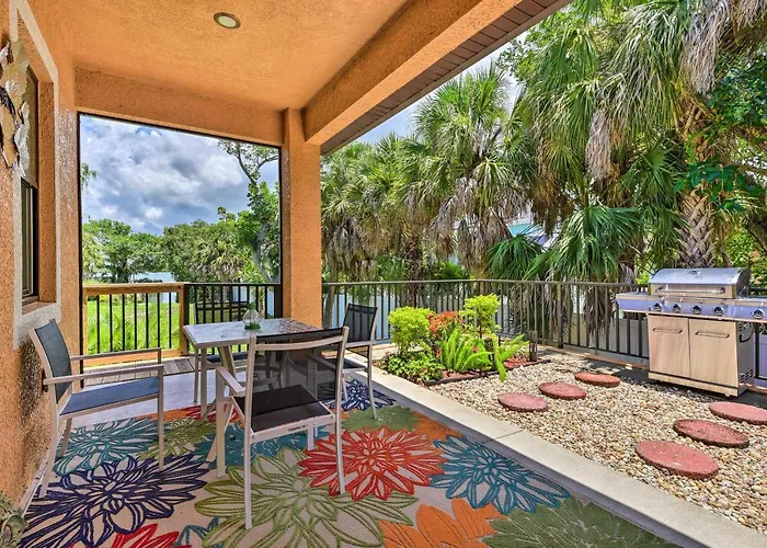 Elegant Venice Home W/ View - Walk To Beach!
