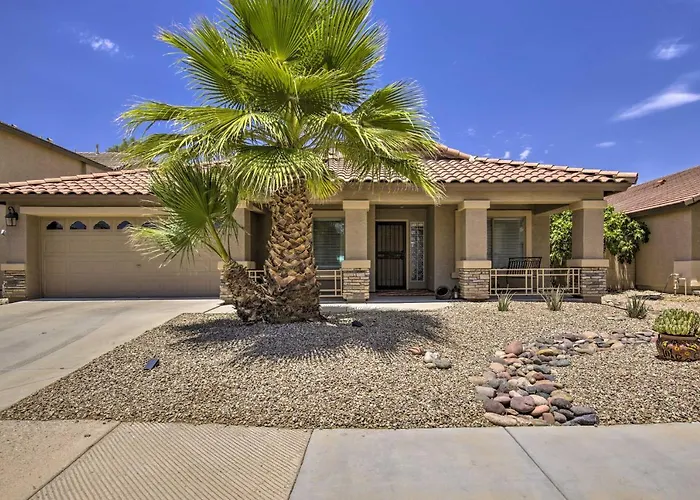 Chic Maricopa Getaway W/ Outdoor Oasis & Pool