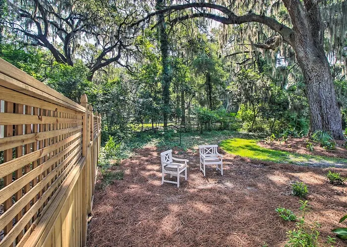 Elegant Savannah Hideaway W/ Private Garden