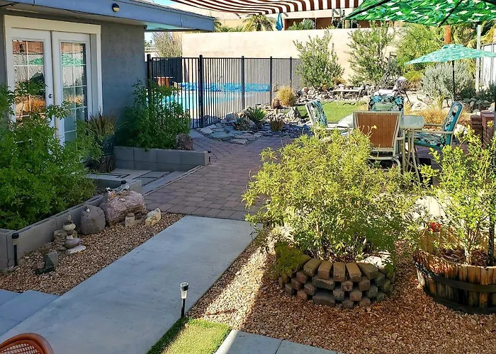4 Mi To Beach: Lake Havasu Apartment W/ Pool!