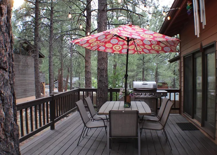 Peaceful Flagstaff Cabin, Hot Tub, King Bed, Near Nau