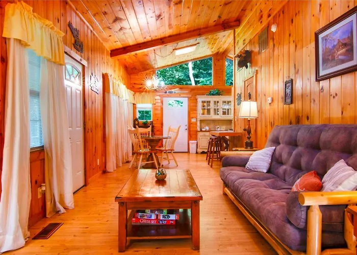Cozy Cabin Retreat - Hot Tub, Fireplace & Fire Pit