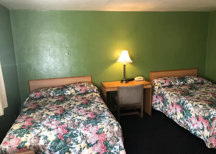 Parkway Motel