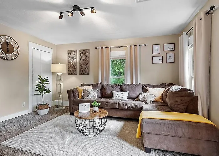 New!! Entire Apartment Minutes From Winni Lakes