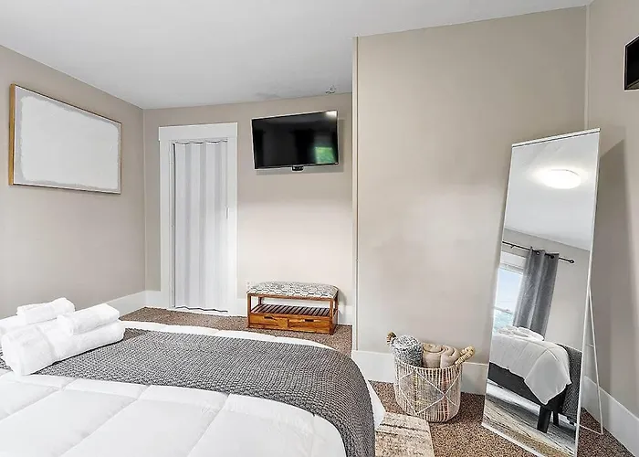 New!! Entire Apartment Minutes From Winni Lakes