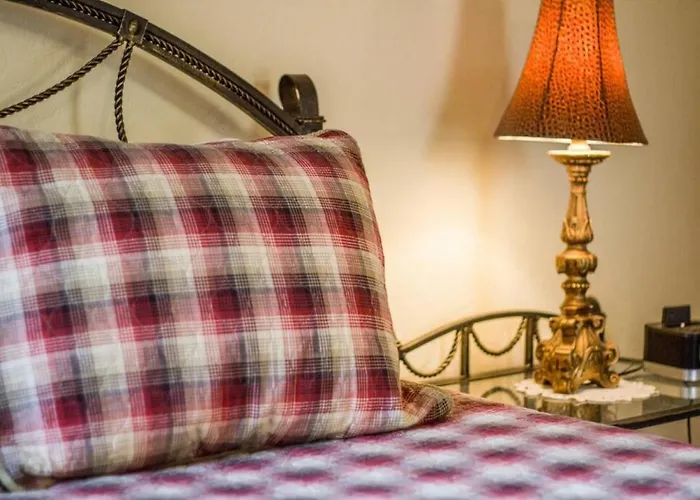 Prospect Cabin, Cozy 1-Bedroom Cabin With Kitchen Dogs Ok