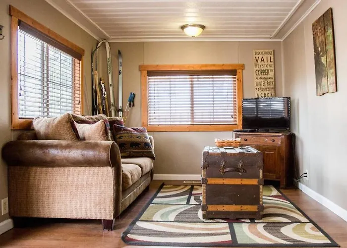Prospect Cabin, Cozy 1-Bedroom Cabin With Kitchen Dogs Ok
