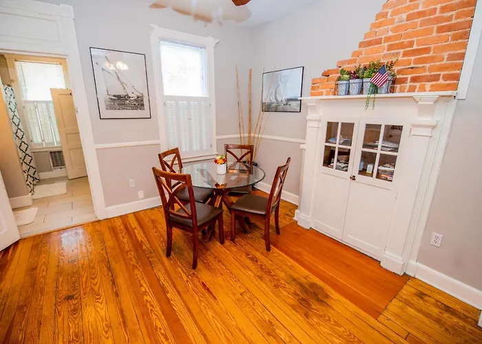 Downtown Annapolis King George 1St Floor Hideaway