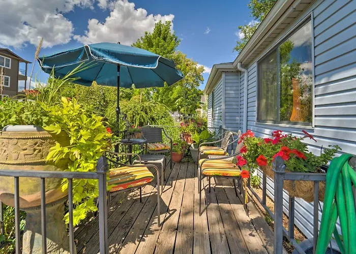 Walk To Olde Town Arvada - 1940 Vintage Bungalow!