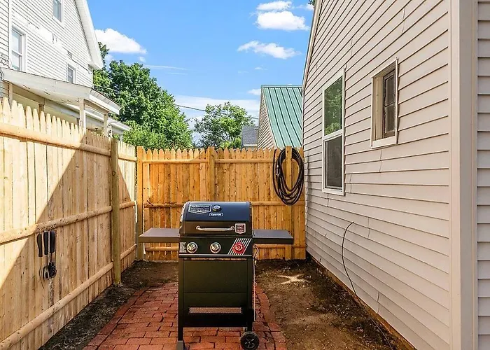 New!! Lovely Unit W/ Private Hot Tub And Patio!