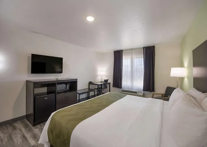 Quality Inn & Suites Clayton, Nm