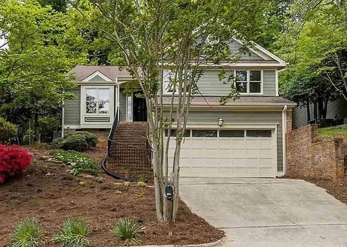 Cozy Boho Kildaire Farms Home- Near Downtown