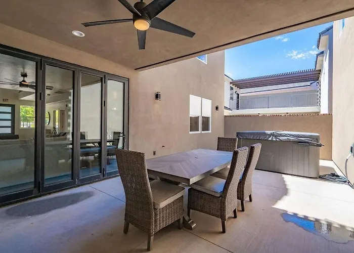 The Latitude Adjustment Spacious Getaway With Hot Tub Community Pool Golf Courses And Close To Zion