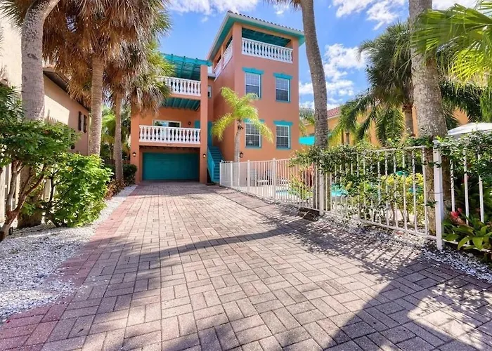 Tropical Luxury Pool Home By The Beach With Roof Top Lounge Centrally Located On Anna Maria Island