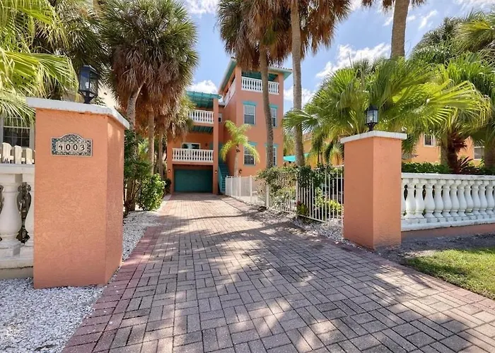 Tropical Luxury Pool Home By The Beach With Roof Top Lounge Centrally Located On Anna Maria Island