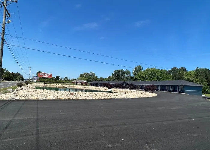 Washington & Lee Motel