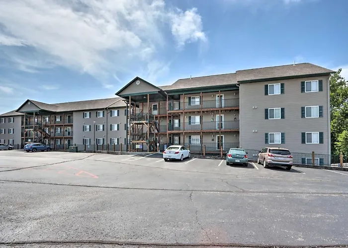 Boat Ramp, Dock & Slip: Step-Free Camdenton Condo!