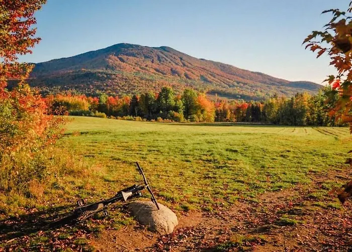 Burke Abode - Trailside Condo With King & Full Beds
