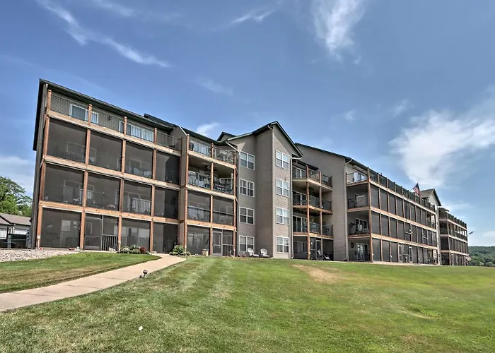 Boat Ramp, Dock & Slip: Step-Free Camdenton Condo!
