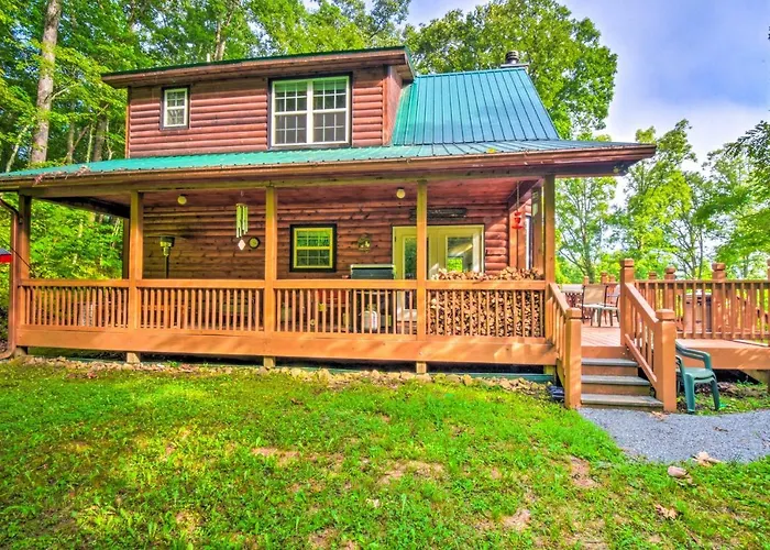 3 Mi To Museums: Smoky Mountains Cabin W/ Deck