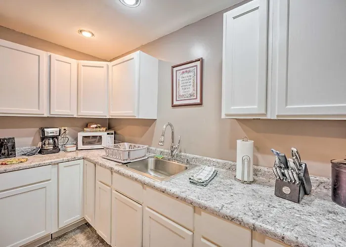 Lovely 3- Bedroom Apartment With Street Parking.