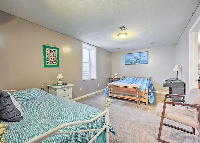 Lovely 3- Bedroom Apartment With Street Parking.