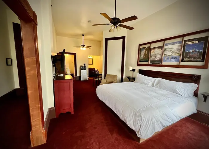 The Monarch Hotel