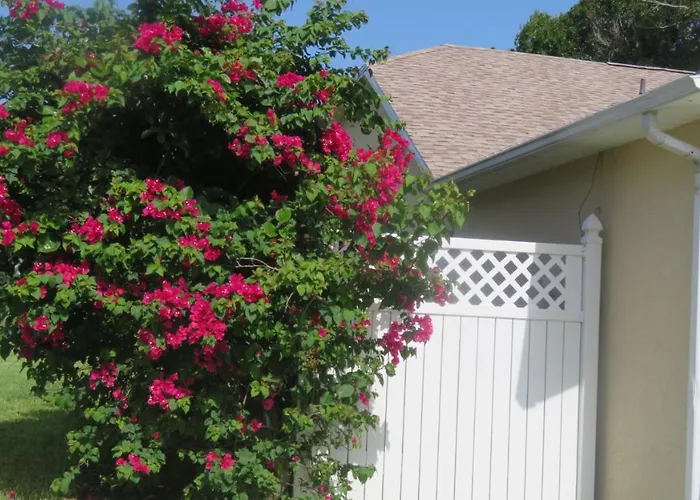 Luxury 3-Bedroom Home Near Beaches With Pool