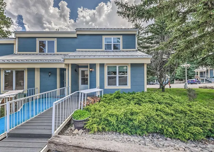 Dreamy, Family-Friendly Cloudcroft Townhome!