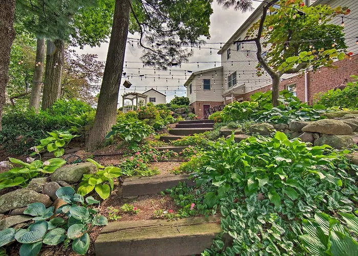 Charming Apartment W/ Yard & Beautiful Gardens!