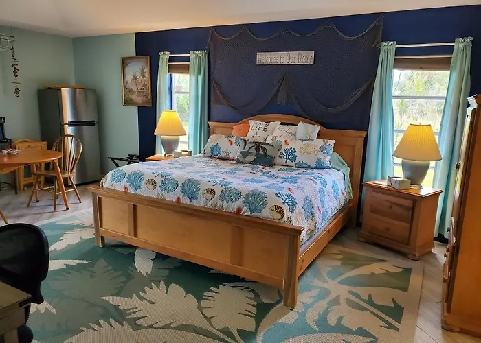 Steve And Cori'S Tropical King Suite 2