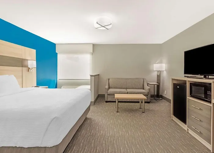 Best Western Plus Cleveland Inn & Suites